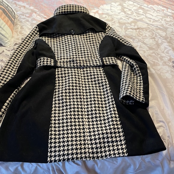 Beautiful woman’s houndstooth black and white coat. Size L. - Picture 10 of 12